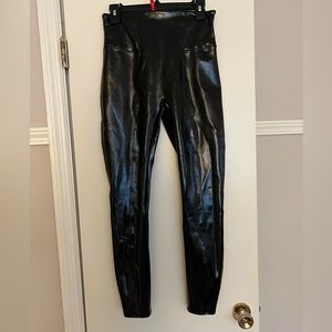 SPANX faux patent leather leggings - never worn size M